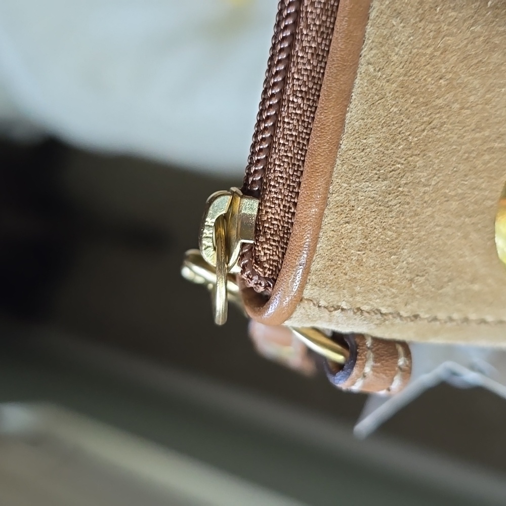 NWT Coach Grommets Suede Wristlet Or Clutch CAMEL🐫Color SO SOFT🤤🤤🤤 - Picture 8 of 11